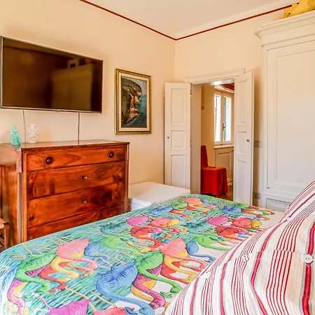 Casa Montecristo كابوليفيري